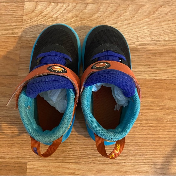 Youth Size 9C Nike Team Hustle D 10 SE x Space Jam: A New Legacy DH8054-001 - Picture 5 of 7